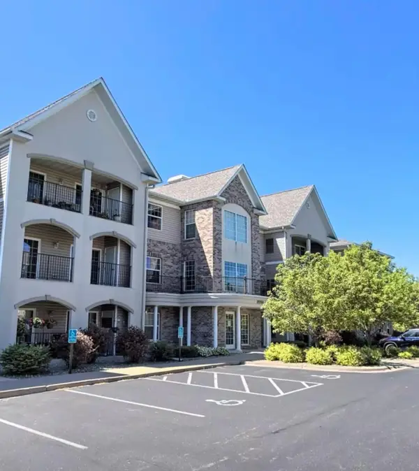 15550 Linnet Street Nw #1-210, Andover, MN 55304