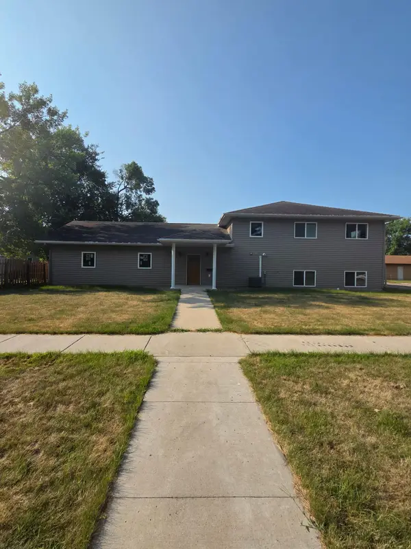 311 4th Avenue N, Wahpeton, ND 58075