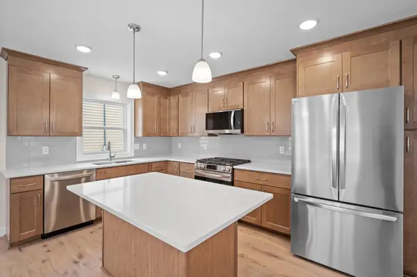 820 26th Avenue Ne, Minneapolis, MN 55418
