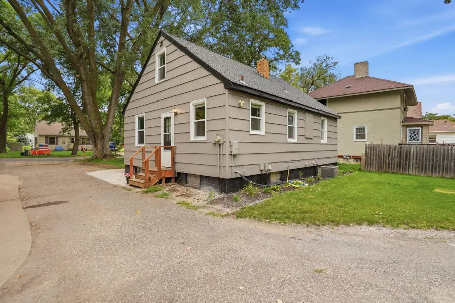 615 16th Street Sw, Willmar, MN 56201 - #2