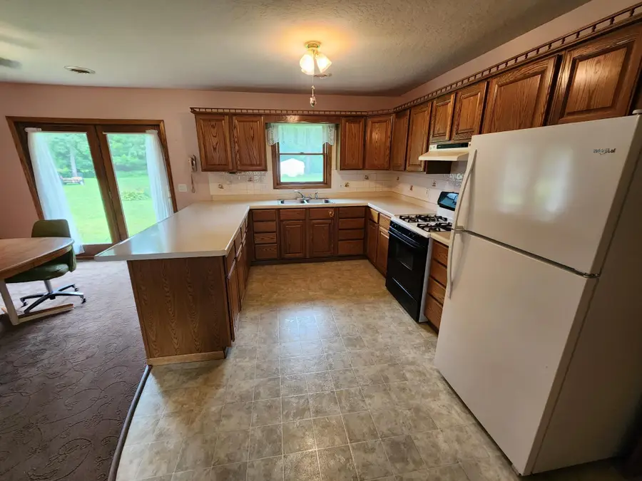 217 Lowell Street E, Le Roy, MN 55951 - #3