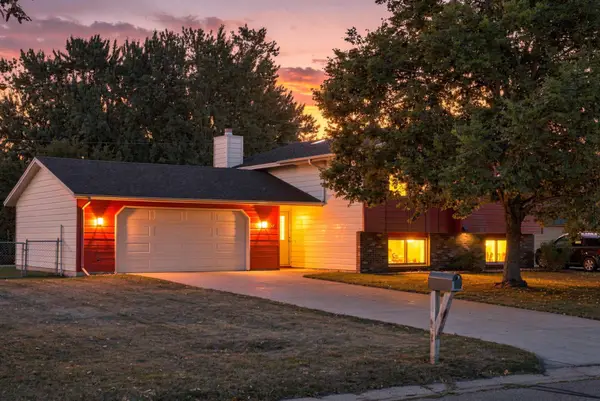 8106 Vincent Avenue N, Brooklyn Park, MN 55444