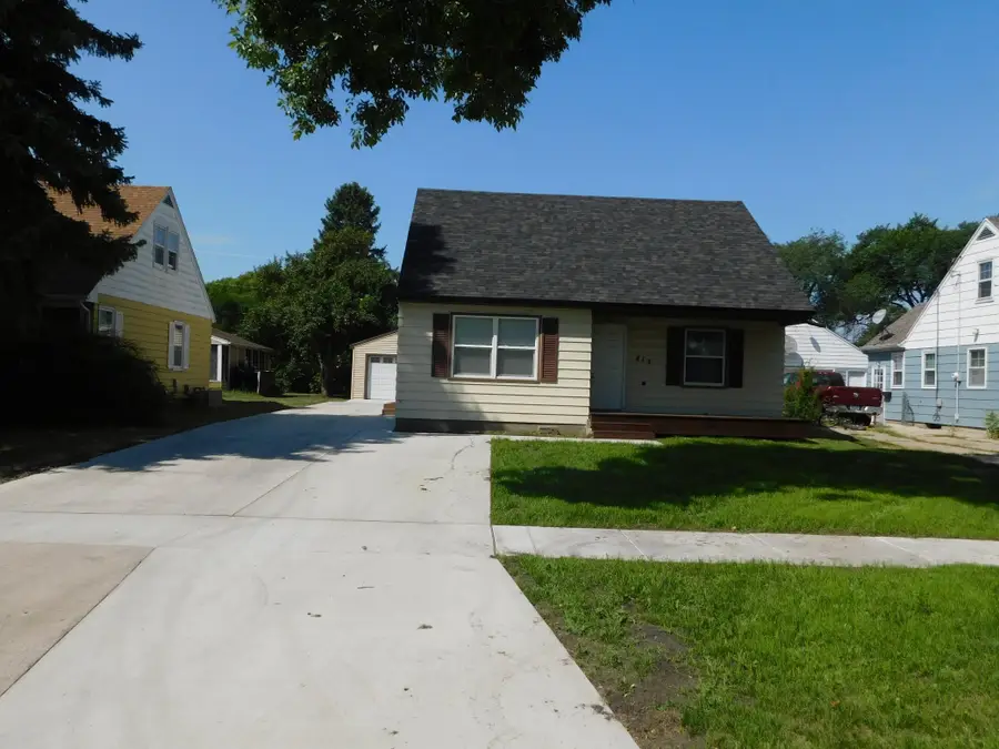 413 22nd Street S, Fargo, ND 58103 - #3