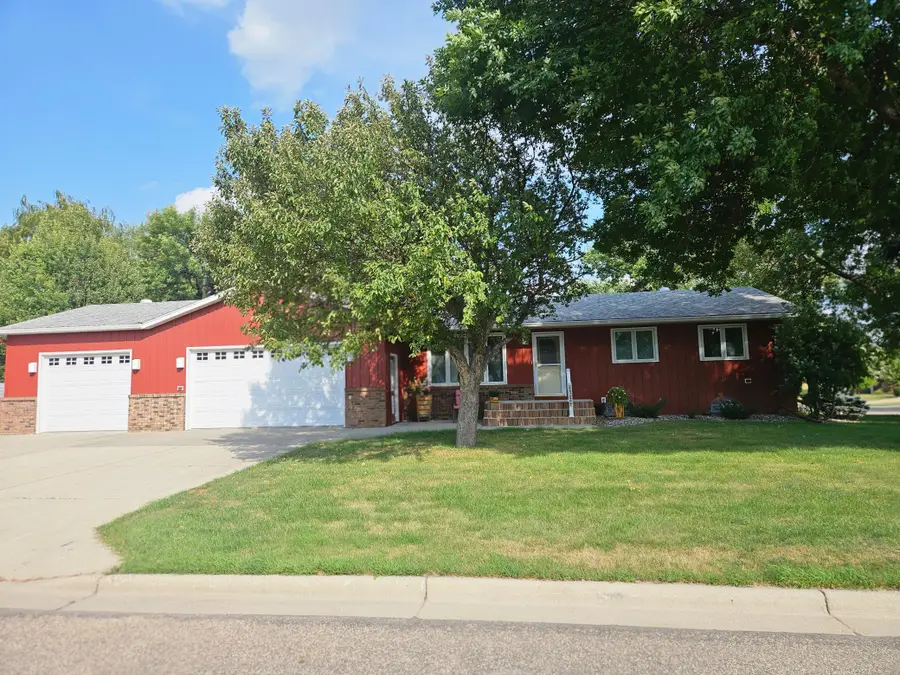 1710 7th Street N, Wahpeton, ND 58075 - #2