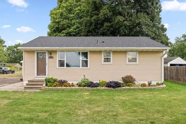 6726 5th Street Court N, Oakdale, MN 55128