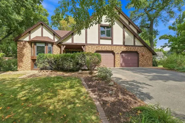 7885 Lower 139th Court, Apple Valley, MN 55124