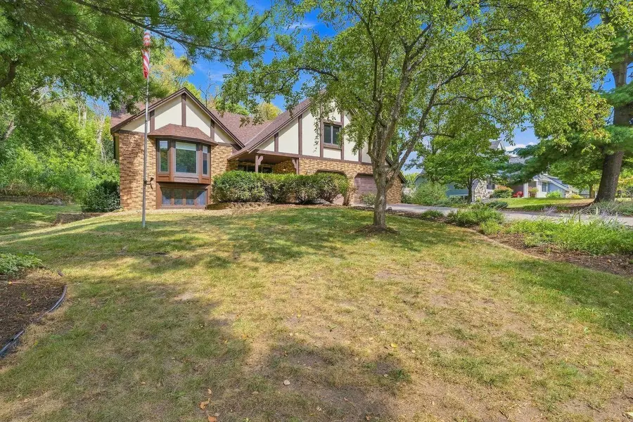 7885 Lower 139th Court, Apple Valley, MN 55124 - #2
