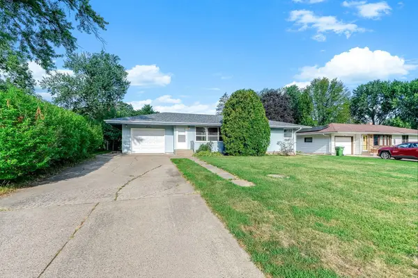 2835 Galtier Street, Roseville, MN 55113