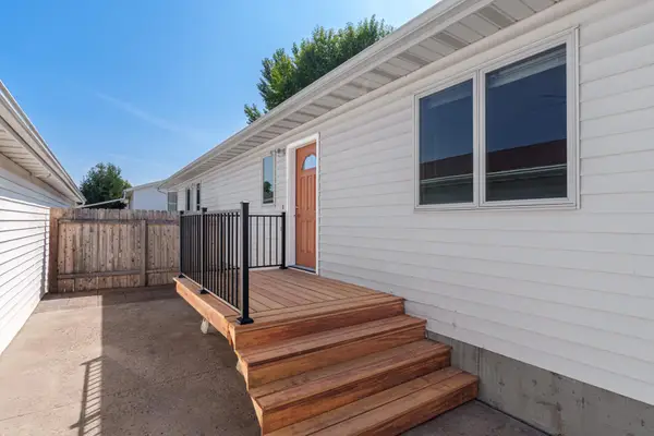 2017 32nd Avenue S, Fargo, ND 58103