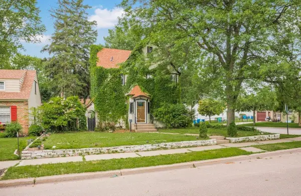 2657 Zenith Avenue N, Robbinsdale, MN 55422