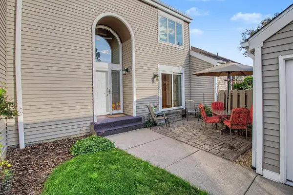 1182 Saint Clair Avenue, Saint Paul, MN 55105