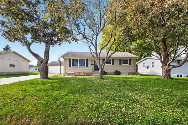 803 4th Avenue Se, Stewartville, MN 55976