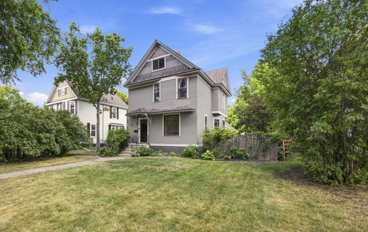 819 8th Avenue N, Fargo, ND 58102 - #1