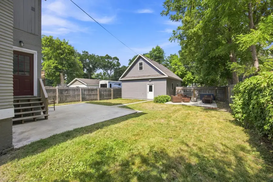 819 8th Avenue N, Fargo, ND 58102 - #2