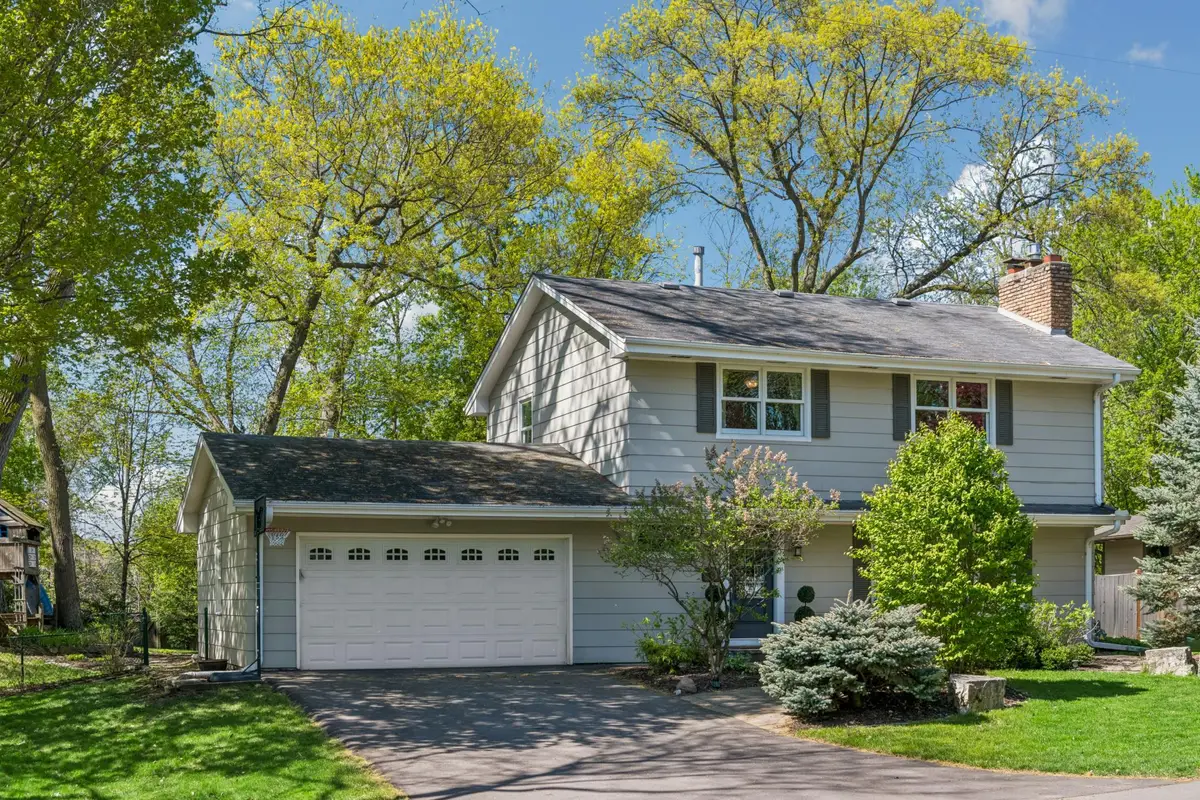 290 Ridgeview Drive E, Wayzata, MN 55391 - #1