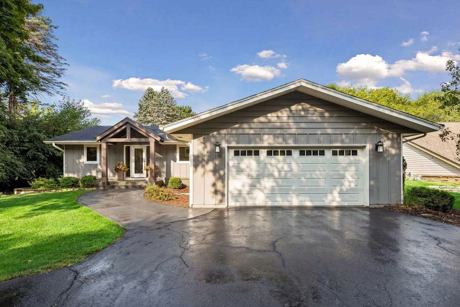 6940 Moccasin Valley Road, Edina, MN 55439 - #2