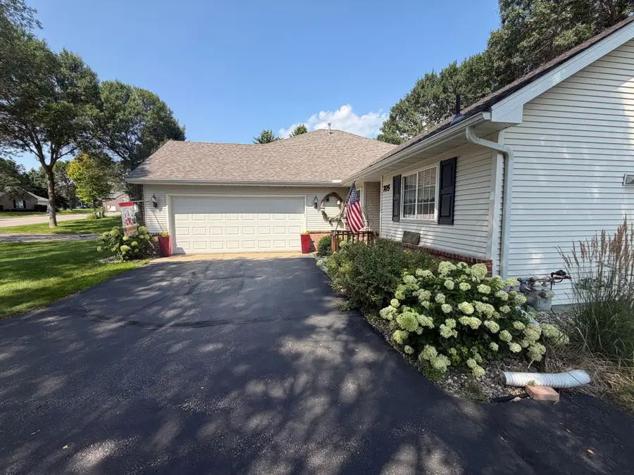 705 24th Street Se, Willmar, MN 56201 - #3