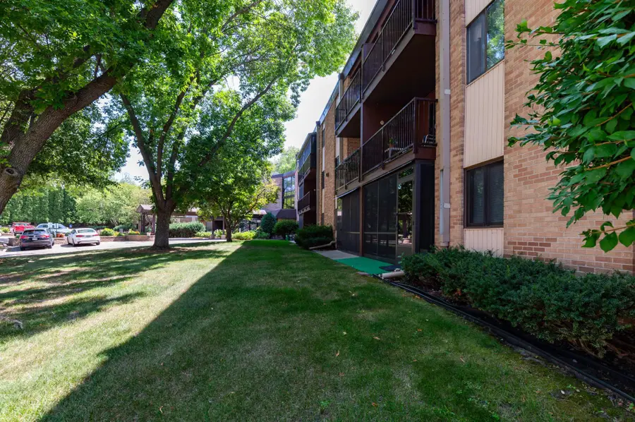 2670 Oxford Street N #204, Roseville, MN 55113 - #2