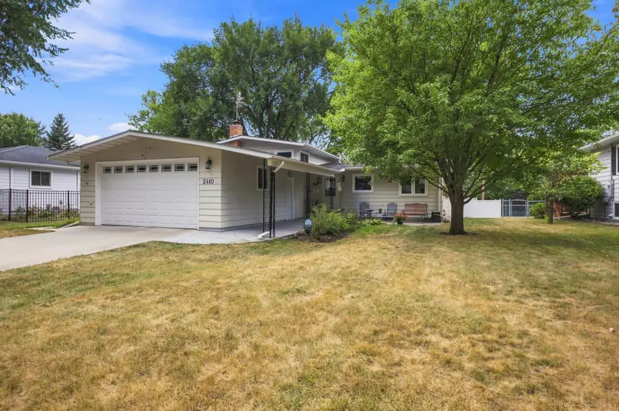 2410 Evergreen Road N, Fargo, ND 58102 - #2