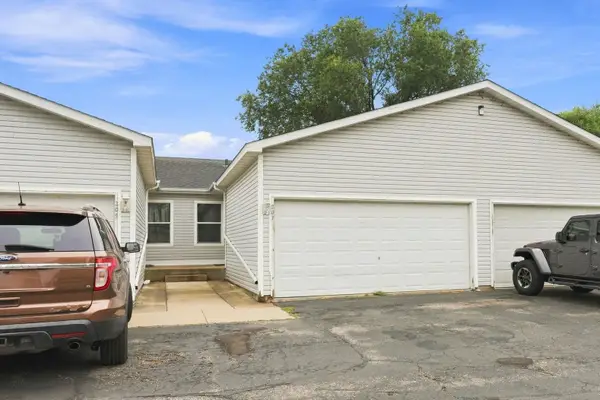 207 Shawnee Trail, Shakopee, MN 55379
