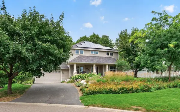 877 New Century Boulevard S, Maplewood, MN 55119