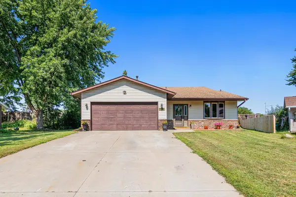 1916 84th Avenue N, Brooklyn Park, MN 55444
