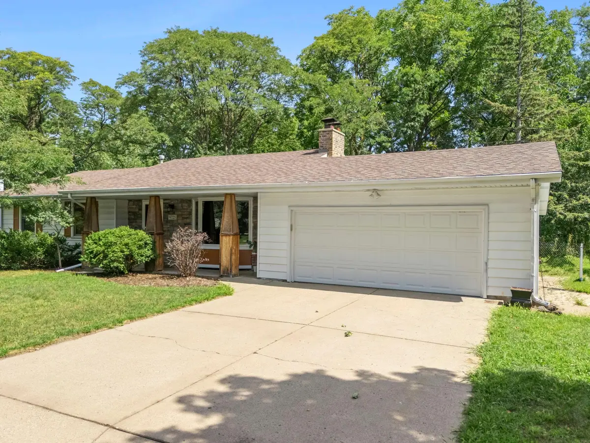 9725 Queen Road, Bloomington, MN 55431 - #1