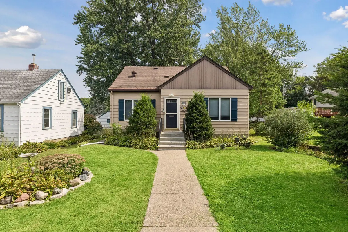 1190 Ottawa Avenue, West Saint Paul, MN 55118 - #1