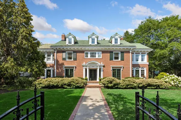 1465 Summit Avenue, Saint Paul, MN 55105