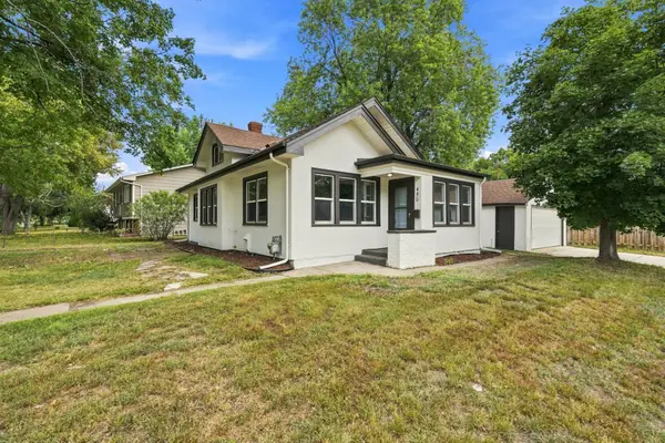 4500 Ewing Avenue N, Robbinsdale, MN 55422