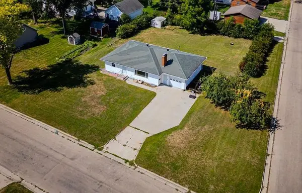 142 10th Avenue N, Casselton, ND 58012