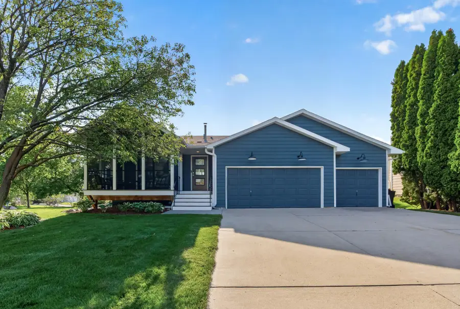 1112 Legion Street S, Shakopee, MN 55379 - #2