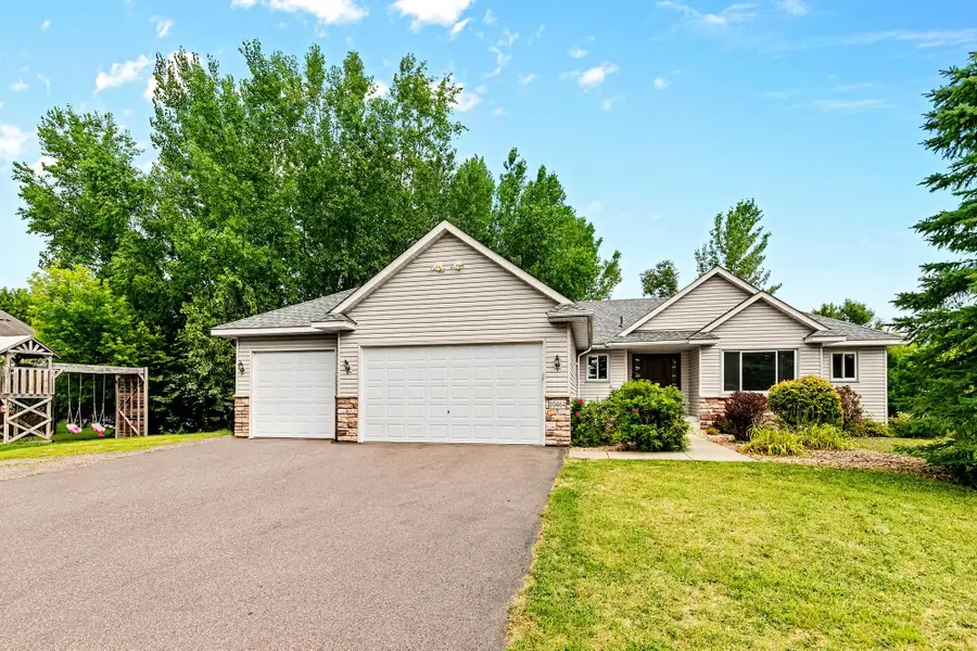 10464 Spruce Street, Chisago City, MN 55013 - #2