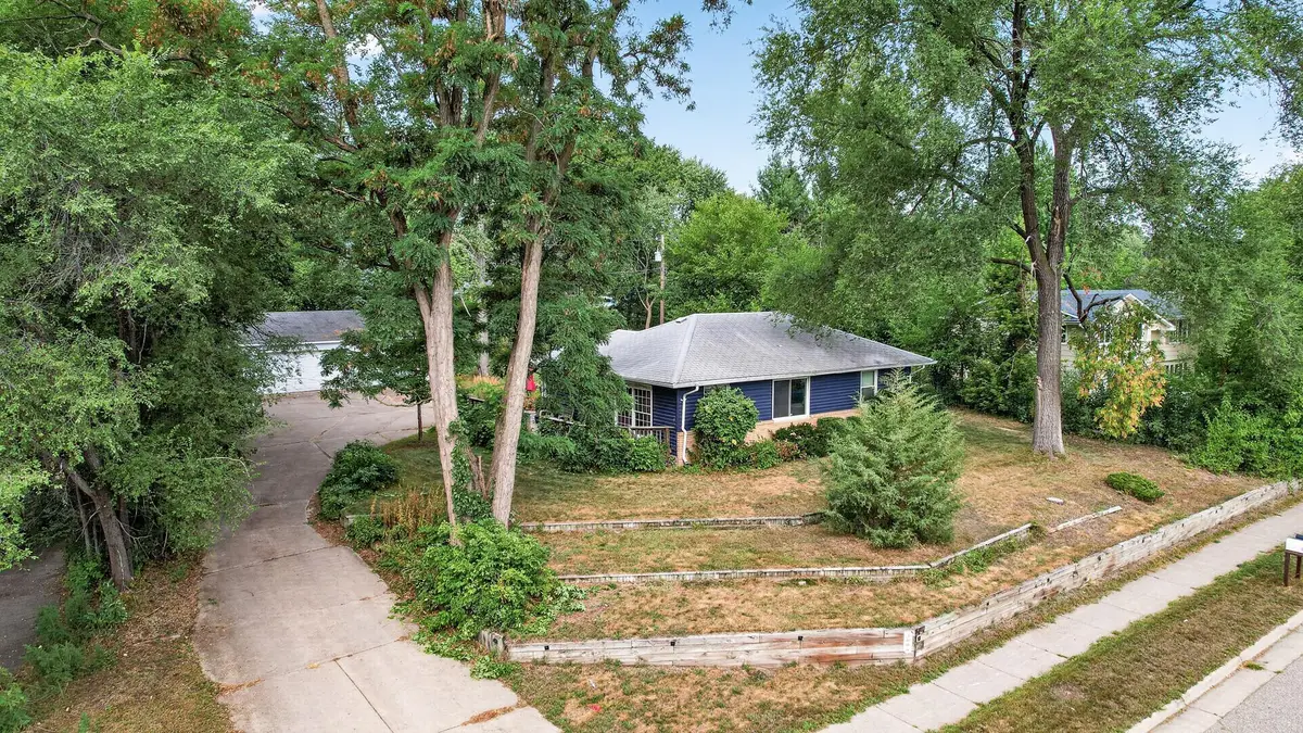 1684 Long Lake Road, New Brighton, MN 55112 - #1
