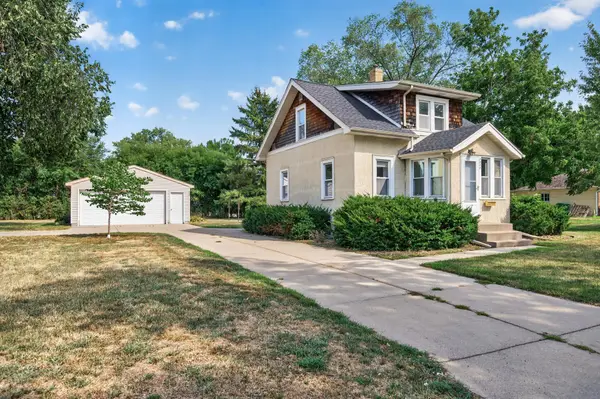 5830 Bryant Avenue N, Brooklyn Center, MN 55430