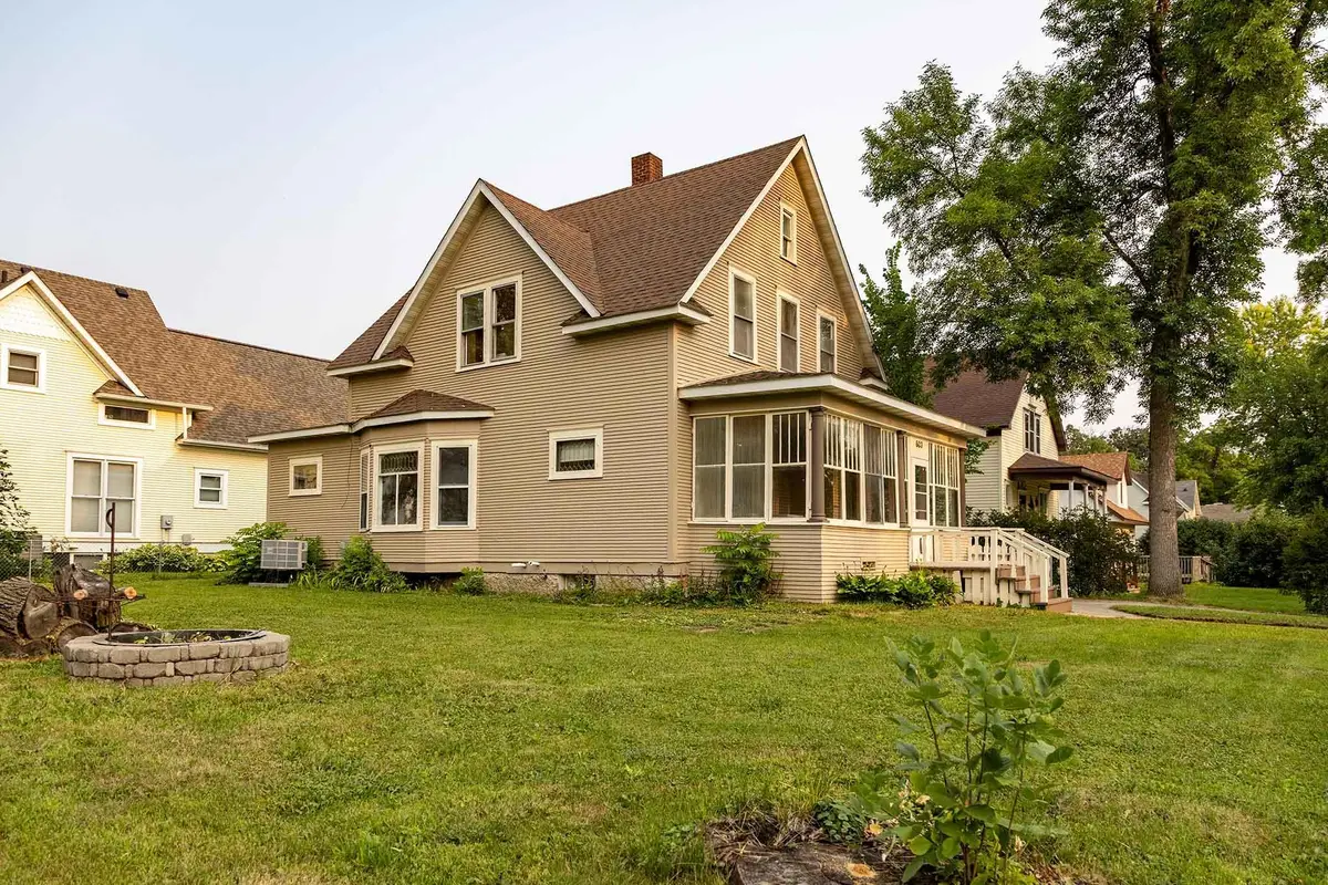 603 Horace Avenue N, Thief River Falls, MN 56701 - #1