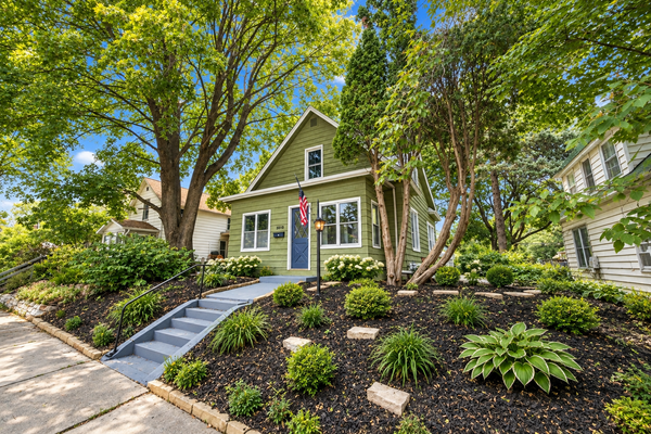 3010 Vincent Avenue N, Minneapolis, MN 55411