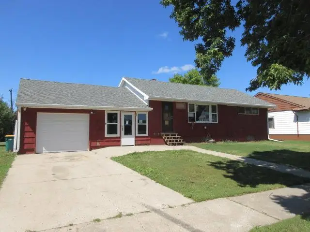 8 2nd Street Ne, Gwinner, ND 58040 - #1