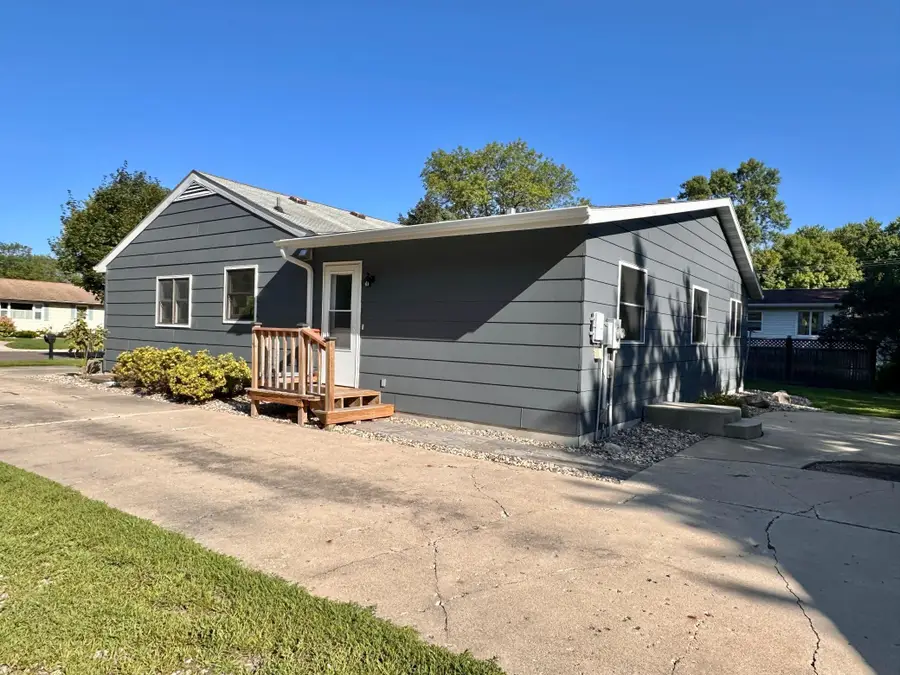 1205 16th Street Sw, Willmar, MN 56201 - #3