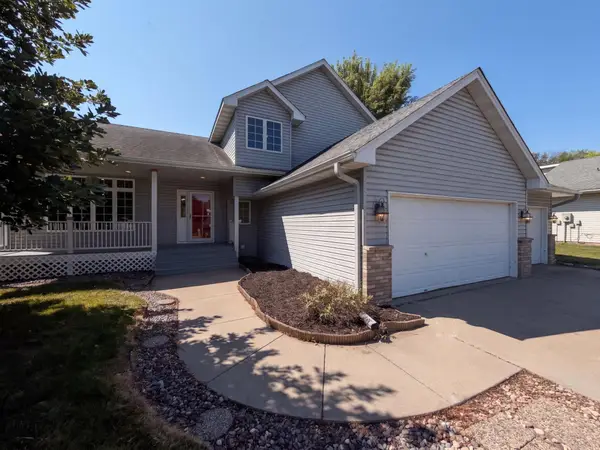 8763 Autumn Oaks Drive, Rockford, MN 55373