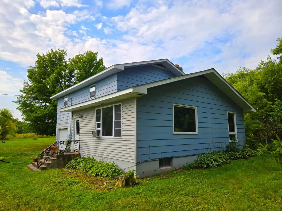 39 5th Avenue, Clayton, WI 54004 - #1