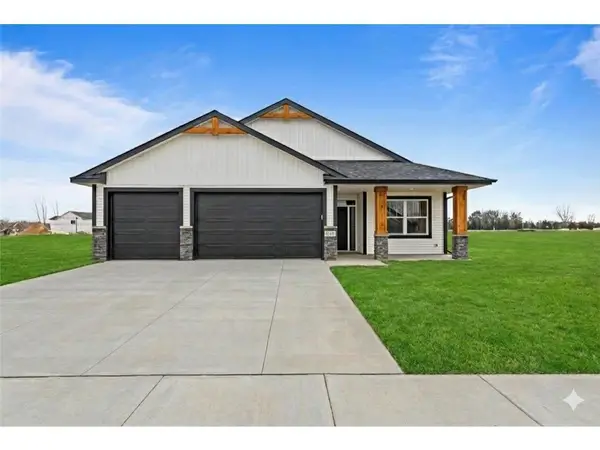 713 David Way, Isanti, MN 55040