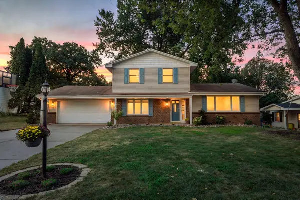 7181 Steepleview Road, Woodbury, MN 55125