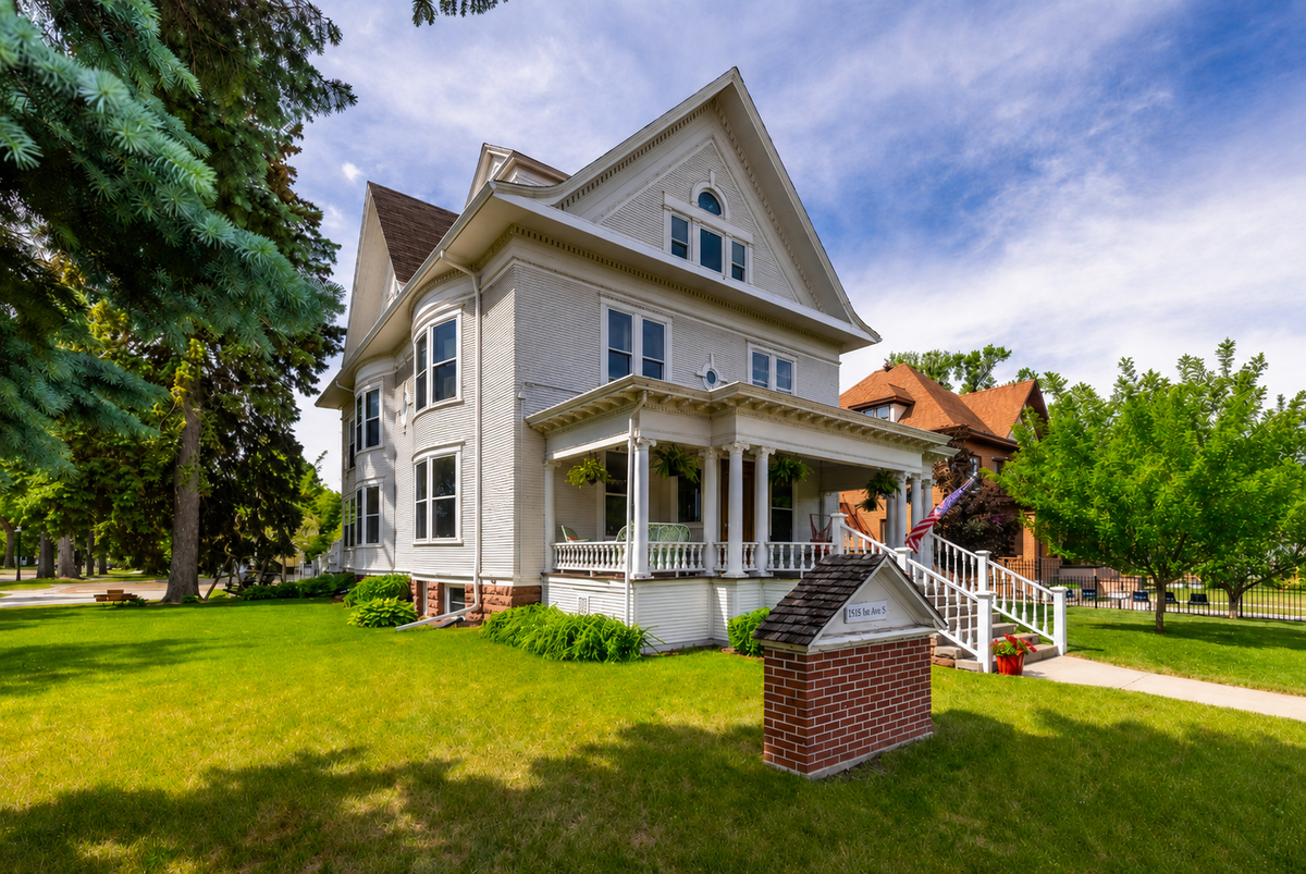 1100 3rd Avenue S, Fargo, ND 58103 - #1
