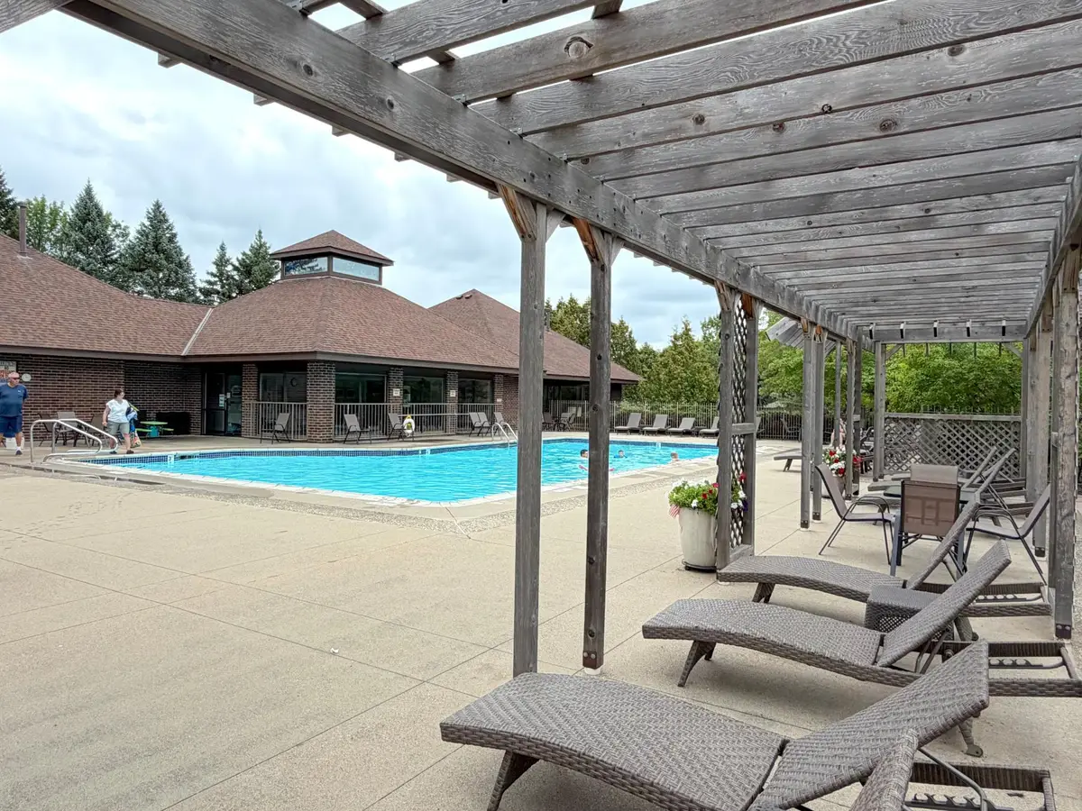7063 Oak Pointe Curve, Bloomington, MN 55438 - #1