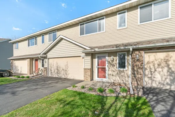 4052 Blakewood Drive, Shakopee, MN 55379