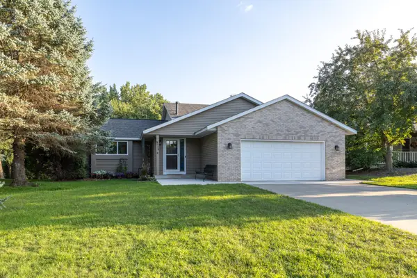 9449 83rd Street S, Cottage Grove, MN 55016