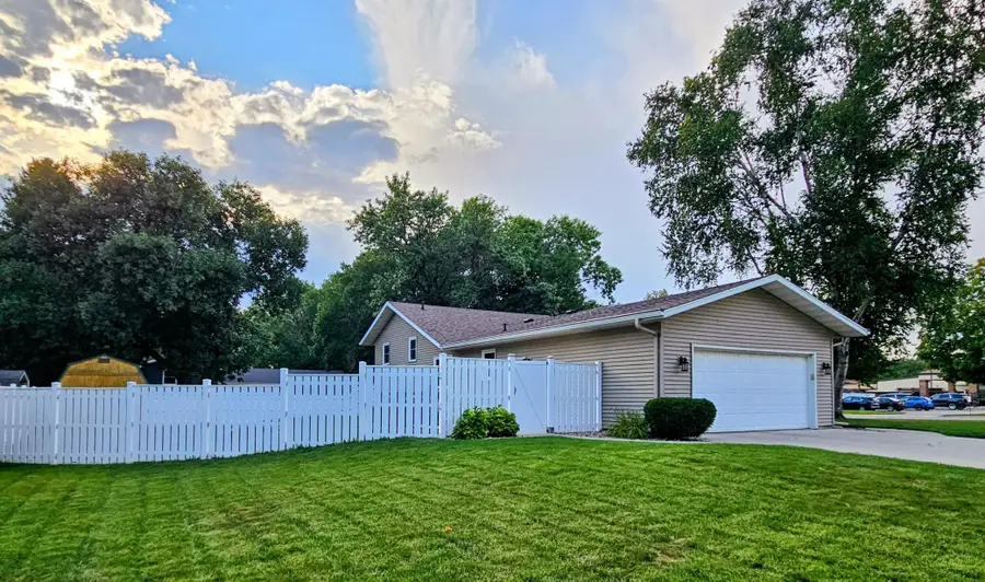 904 Willmar Avenue Se, Willmar, MN 56201 - #2