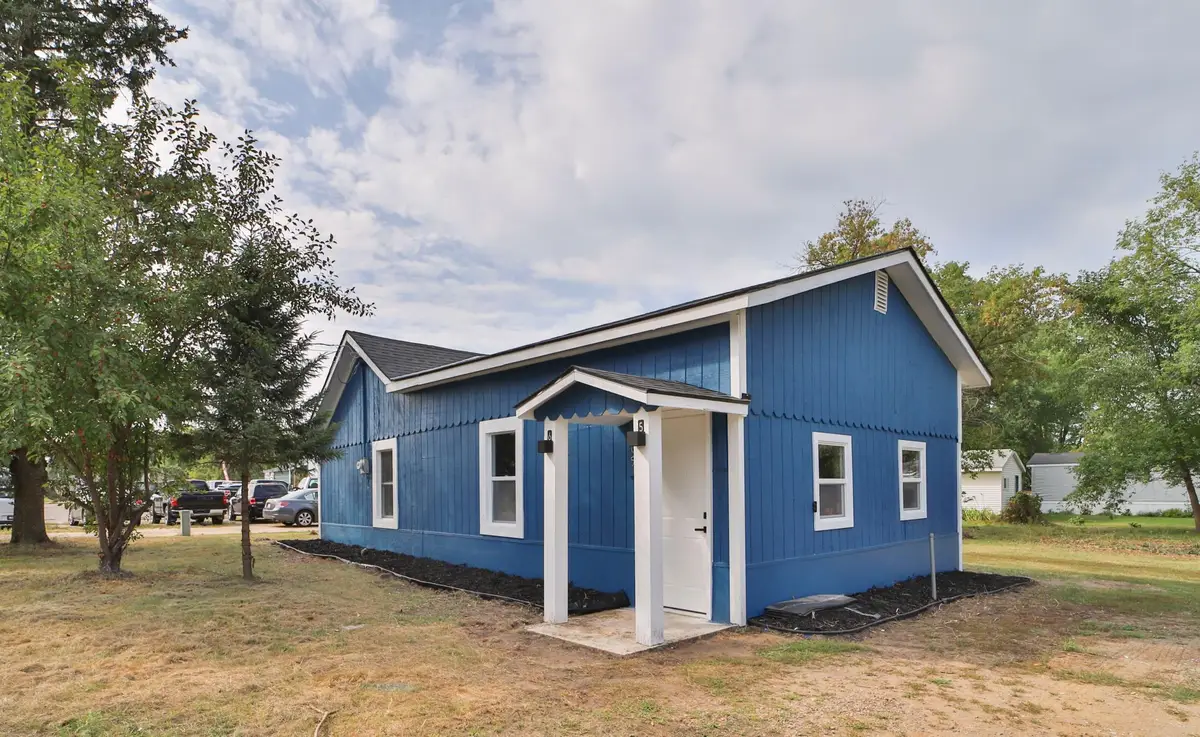 65 Eldredge Street E, Motley, MN 56466 - #1