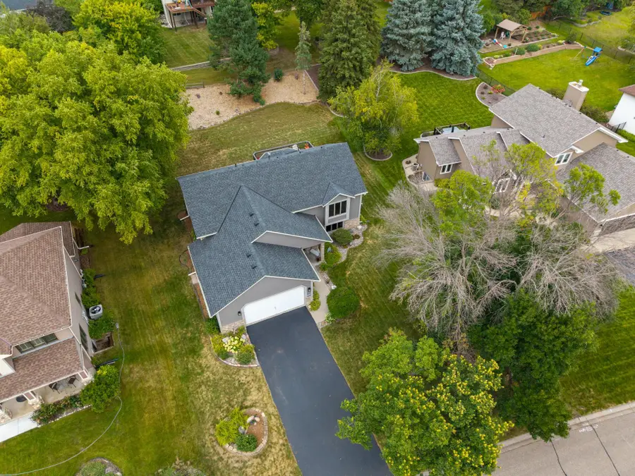 1123 Ridge Bluff Drive, Chaska, MN 55318 - #3